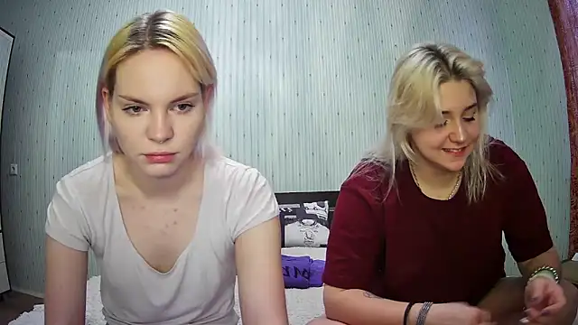 Snapshot of ChrisGirls chatting on January 24, 2025, 11:04 am ChrisGirls online show from January 24, 2025, 11:04 am