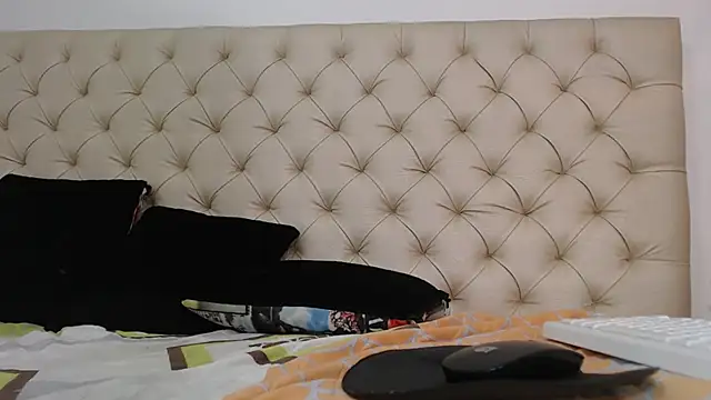 isabella jazz online show from February 28, 2025, 5:04 pm