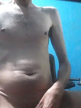 hugosafado333 online show from October 25, 2025, 10:59 pm