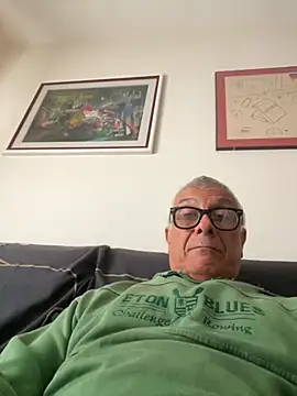 Snapshot of 4n4l1zz4m1 chatting on November 9, 2025, 12:03 pm 4n4l1zz4m1 online show from November 9, 2025, 12:03 pm