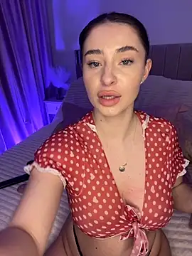 GraceCarther online show from November 8, 2025, 5:56 pm