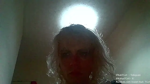 Snapshot of KaliTs chatting on November 22, 2025, 12:31 am KaliTs online show from November 22, 2025, 12:31 am