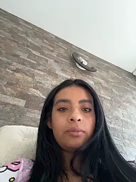 Laura fernandezII online show from November 30, 2025, 11:25 am