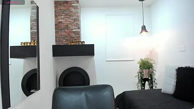 LenaRuiz  online show from February 1, 2025, 12:16 pm