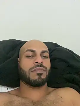 Snapshot of islandvybee55 chatting on December 22, 2024, 10:06 am islandvybee55 online show from December 22, 2024, 10:06 am