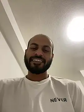 Snapshot of islandvybee55 chatting on January 12, 2025, 1:53 am islandvybee55 online show from January 12, 2025, 1:53 am