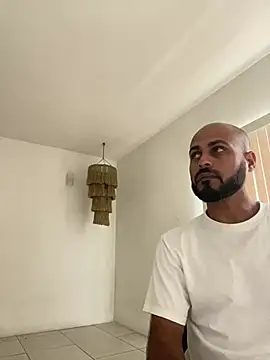 Snapshot of islandvybee55 chatting on January 19, 2025, 10:17 pm islandvybee55 online show from January 19, 2025, 10:17 pm