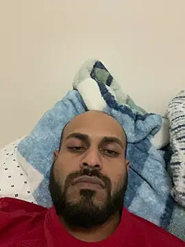 Snapshot of islandvybee55 chatting on January 24, 2025, 1:13 am islandvybee55 online show from January 24, 2025, 1:13 am