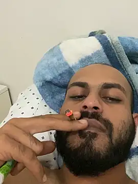 Snapshot of islandvybee55 chatting on February 2, 2025, 9:51 am islandvybee55 online show from February 2, 2025, 9:51 am