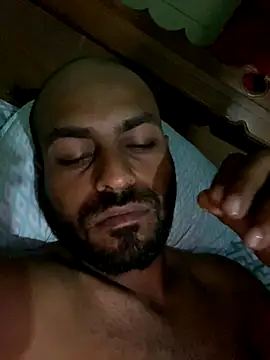 Snapshot of islandvybee55 chatting on September 12, 2025, 5:07 am islandvybee55 online show from September 12, 2025, 5:07 am