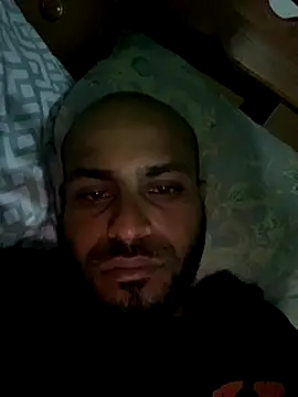 Snapshot of islandvybee55 chatting on November 4, 2025, 8:35 am islandvybee55 online show from November 4, 2025, 8:35 am