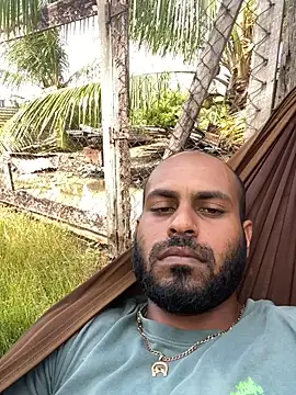 Snapshot of islandvybee55 chatting on November 12, 2025, 5:02 pm islandvybee55 online show from November 12, 2025, 5:02 pm