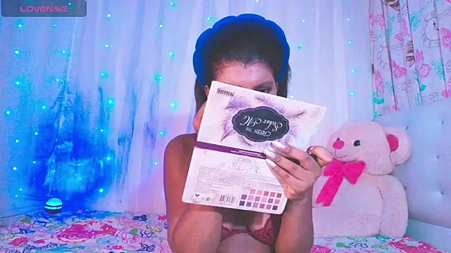 ivonjoness online show from November 19, 2025, 2:55 am