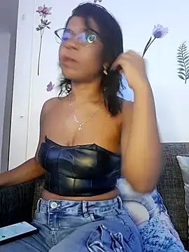 ivonjoness online show from December 1, 2025, 2:27 am