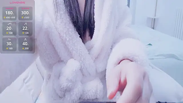 CN-Lily online show from March 6, 2025, 10:20 am