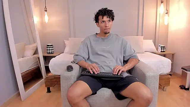 Snapshot of Dominick_star chatting on November 3, 2025, 3:41 am Dominick star online show from November 3, 2025, 3:41 am