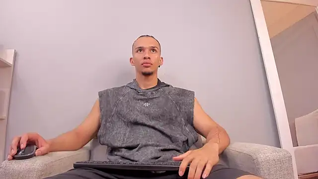 Snapshot of Dominick_star chatting on November 5, 2025, 4:01 am Dominick star online show from November 5, 2025, 4:01 am