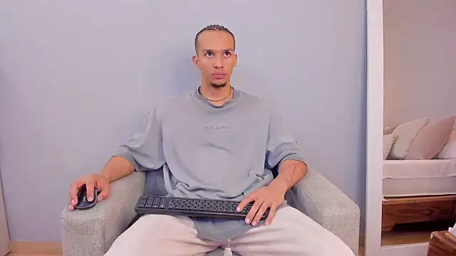 Snapshot of Dominick_star chatting on November 13, 2025, 4:22 am Dominick star online show from November 13, 2025, 4:22 am