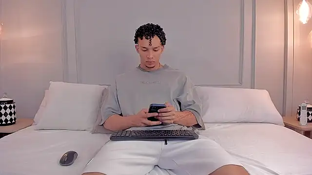 Snapshot of Dominick_star chatting on November 20, 2025, 4:01 am Dominick star online show from November 20, 2025, 4:01 am