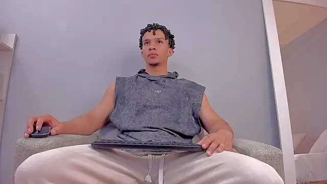 Snapshot of Dominick_star chatting on November 21, 2025, 3:38 am Dominick star online show from November 21, 2025, 3:38 am