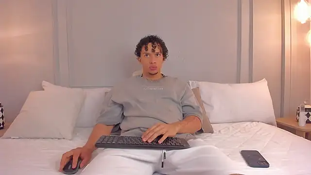 Snapshot of Dominick_star chatting on December 2, 2025, 4:18 am Dominick star online show from December 2, 2025, 4:18 am