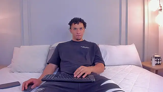 Snapshot of Dominick_star chatting on December 4, 2025, 4:33 am Dominick star online show from December 4, 2025, 4:33 am