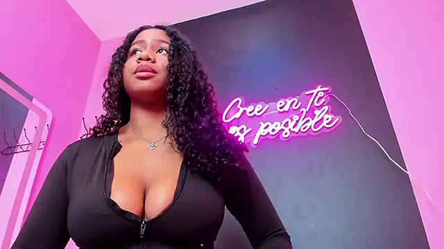 Snapshot of Sofi_Fox_ chatting on March 4, 2025, 5:24 pm Sofi Fox online show from March 4, 2025, 5:24 pm