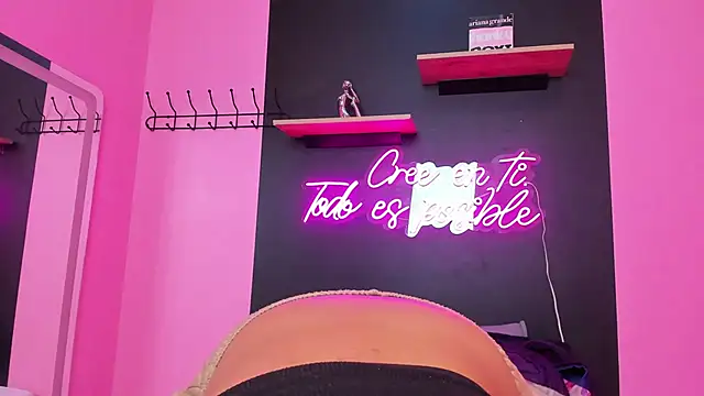 Snapshot of Sofi_Fox_ chatting on March 14, 2025, 1:13 pm Sofi Fox online show from March 14, 2025, 1:13 pm