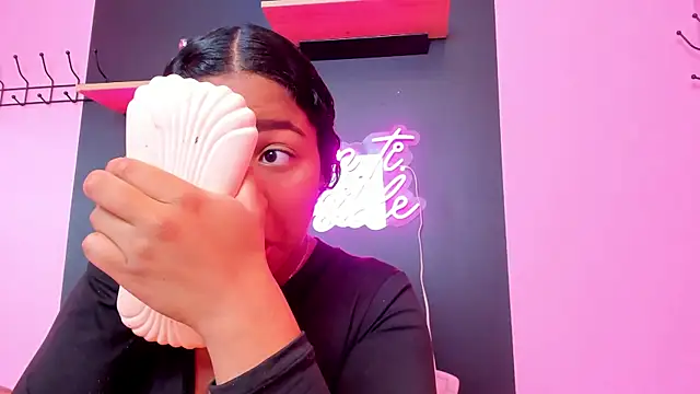 Snapshot of Sofi_Fox_ chatting on March 20, 2025, 1:15 pm Sofi Fox online show from March 20, 2025, 1:15 pm