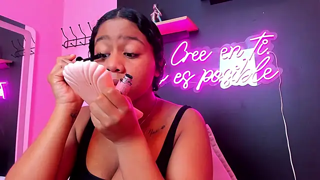 Snapshot of Sofi_Fox_ chatting on March 21, 2025, 1:23 pm Sofi Fox online show from March 21, 2025, 1:23 pm