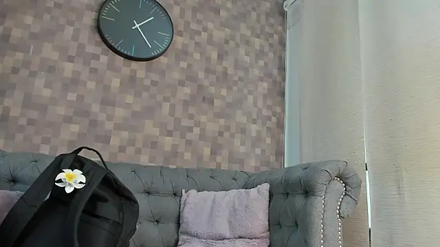 Snapshot of natalia_aguirre1 chatting on September 18, 2025, 12:07 pm natalia aguirre1 online show from September 18, 2025, 12:07 pm