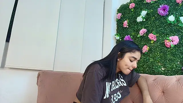 Snapshot of natalia_aguirre1 chatting on September 24, 2025, 12:19 pm natalia aguirre1 online show from September 24, 2025, 12:19 pm