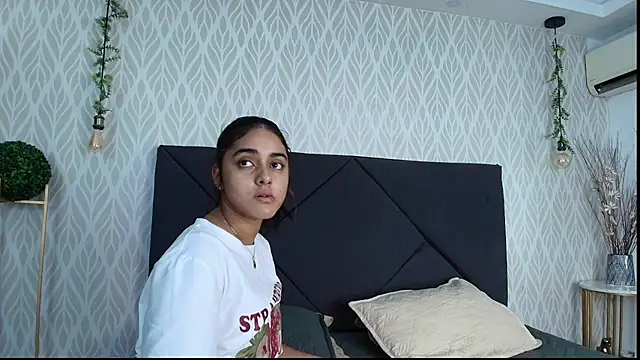 Snapshot of natalia_aguirre1 chatting on November 13, 2025, 12:26 pm natalia aguirre1 online show from November 13, 2025, 12:26 pm