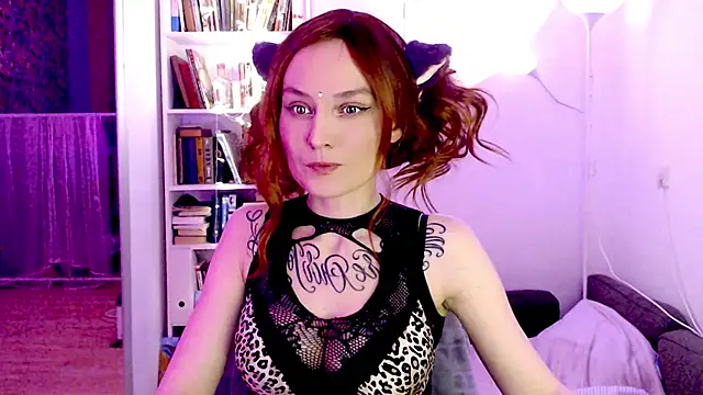 Snapshot of mischellemeow13 chatting on February 7, 2025, 1:04 am mischellemeow13 online show from February 7, 2025, 1:04 am