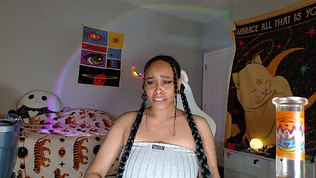 Snapshot of loveluna8 chatting on February 8, 2025, 8:32 pm loveluna8 online show from February 8, 2025, 8:32 pm