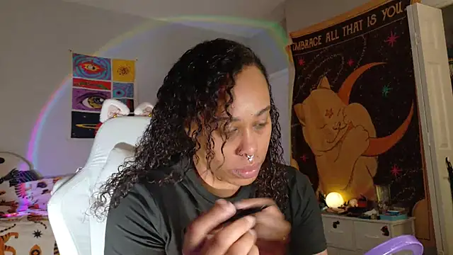 Snapshot of loveluna8 chatting on February 10, 2025, 9:47 am loveluna8 online show from February 10, 2025, 9:47 am