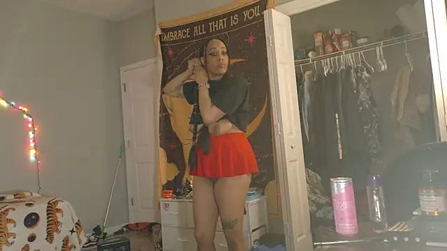 Snapshot of loveluna8 chatting on February 12, 2025, 1:52 am loveluna8 online show from February 12, 2025, 1:52 am