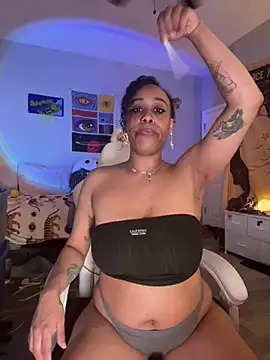 Snapshot of loveluna8 chatting on March 2, 2025, 10:38 pm loveluna8 online show from March 2, 2025, 10:38 pm