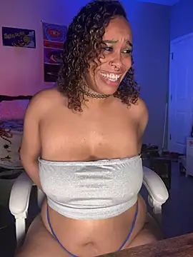 Snapshot of loveluna8 chatting on March 12, 2025, 4:08 am loveluna8 online show from March 12, 2025, 4:08 am