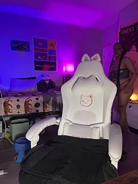 Snapshot of loveluna8 chatting on March 15, 2025, 8:37 am loveluna8 online show from March 15, 2025, 8:37 am