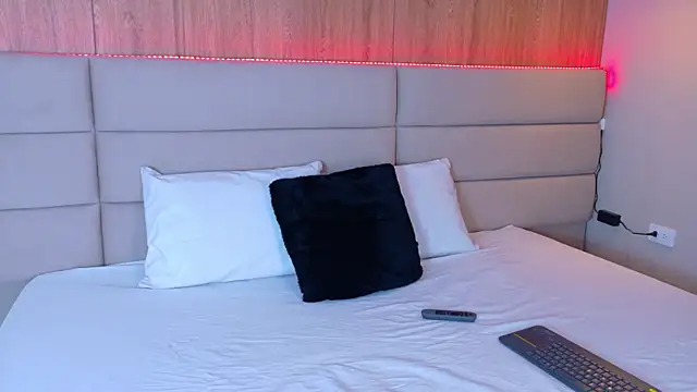 ValeSwift online show from October 3, 2025, 11:18 am