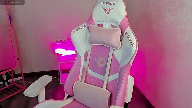 Lesi Moonie01 online show from February 15, 2025, 11:28 am