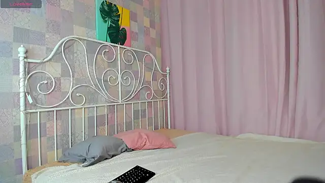 Lesi Moonie01 online show from March 12, 2025, 8:19 am