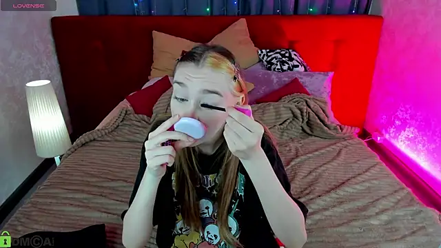 Lesi Moonie01 online show from September 22, 2025, 7:10 am