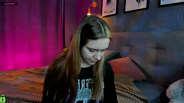 Lesi Moonie01 online show from October 22, 2025, 7:08 am