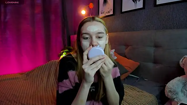 Lesi Moonie01 online show from November 3, 2025, 8:59 am