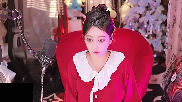 Snapshot of Missy_Nana21 chatting on October 20, 2025, 4:18 pm Missy Nana21 online show from October 20, 2025, 4:18 pm