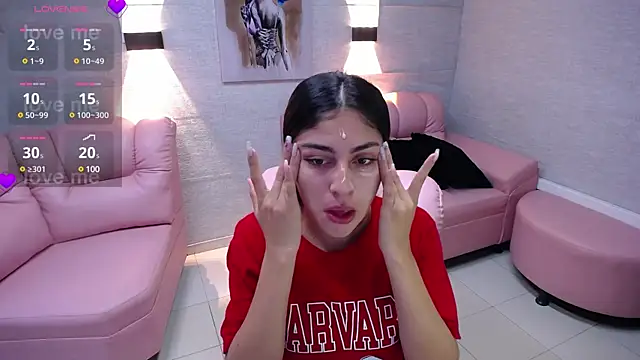 Snapshot of Alaya_cute chatting on February 11, 2025, 10:39 pm Alaya cute online show from February 11, 2025, 10:39 pm