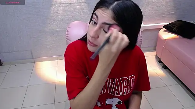 Snapshot of Alaya_cute chatting on March 22, 2025, 1:11 am Alaya cute online show from March 22, 2025, 1:11 am