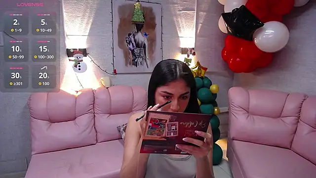 Snapshot of Alaya_cute chatting on December 14, 2025, 11:59 am Alaya cute online show from December 14, 2025, 11:59 am